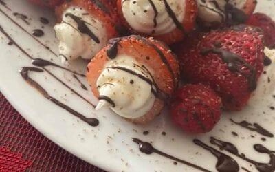 Incorporating Strawberries into a Balanced Diet for Effective Waist Trimming