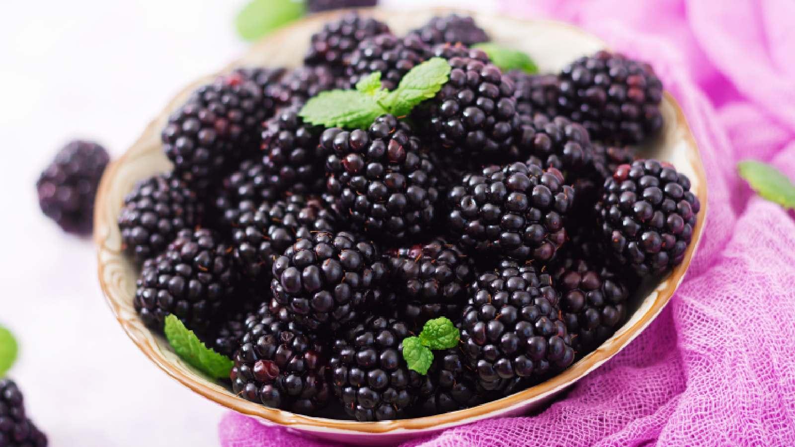 The Role of Blackberries in Targeting Abdominal Fat