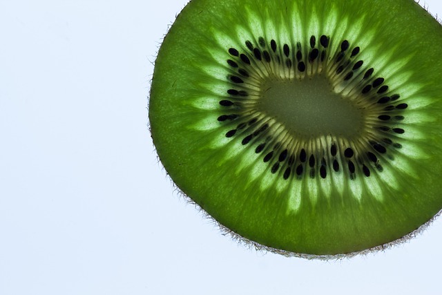 Top 10 Health Benefits For Eating Kiwi Daily