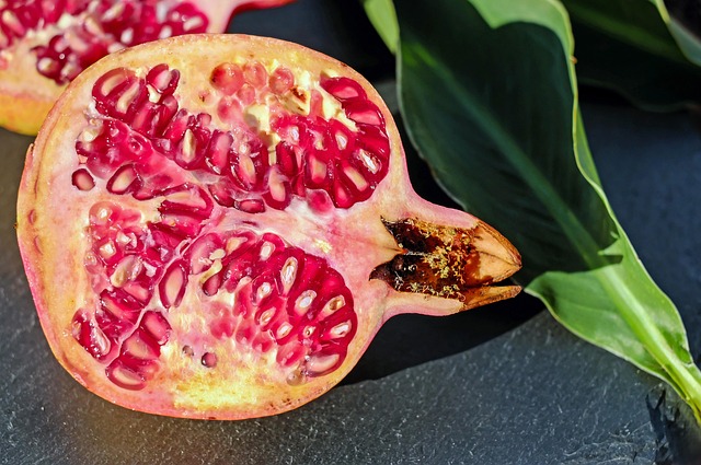 Top 12 Health Benefits For Eating Pomegranates Daily