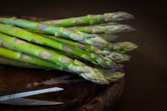 Top 13 Health Benefits For Eating Asparagus Daily