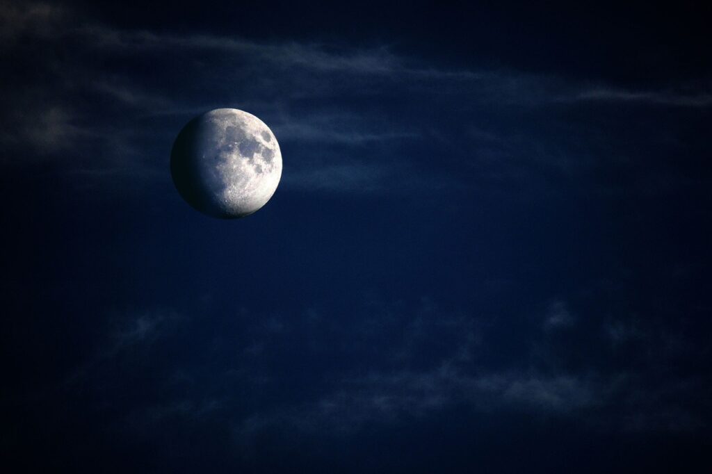 How To Burn Belly Fat Through Moon Cycles in 28 Days with Lunar Foods