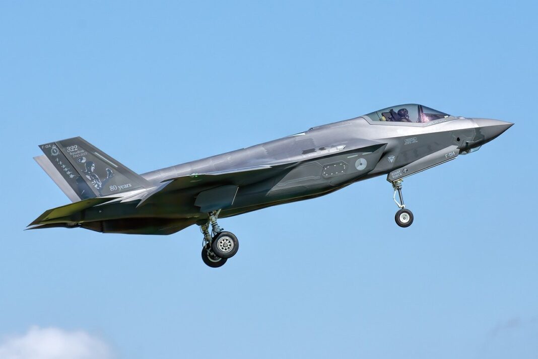 f-35, jet, stealth, plane, aircraft, military, fighter, nature, f-35a, aviation, flying, flight, airplane, f35, sky, speed